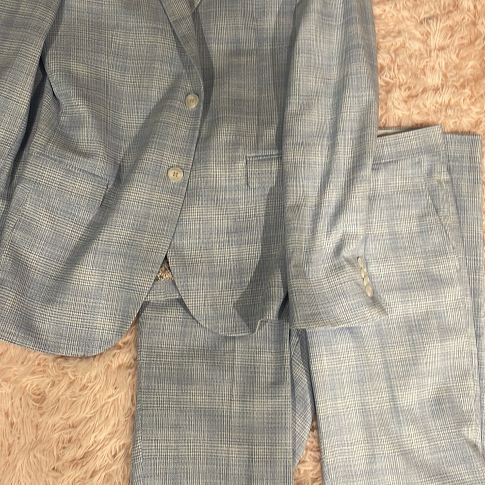 Prom suit - Picture 4 of 4